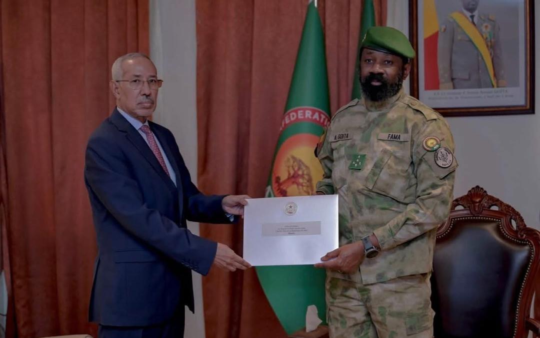 وزير الدفاع يحمل رسالة من الغزواني إلى رئيس مالي
