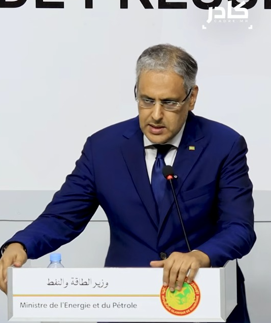 ولد خالد: نتوقع خفض أسعار المحروقات نهاية الشهر