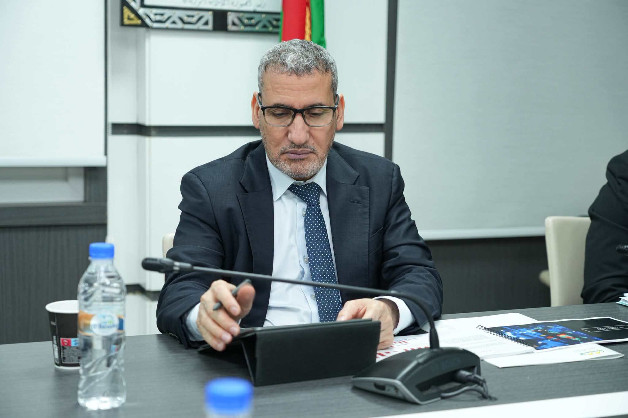 المركزي يجدد التزامه بتعزيز الاستقرار المالي