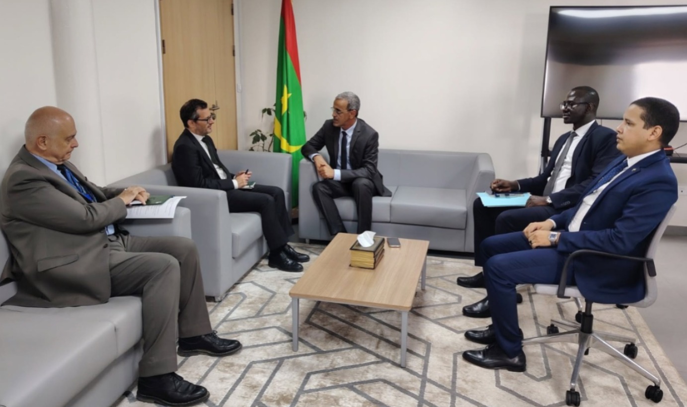 موريتانيا وفرنسا تبحثان تعزيز التعاون الاستثماري