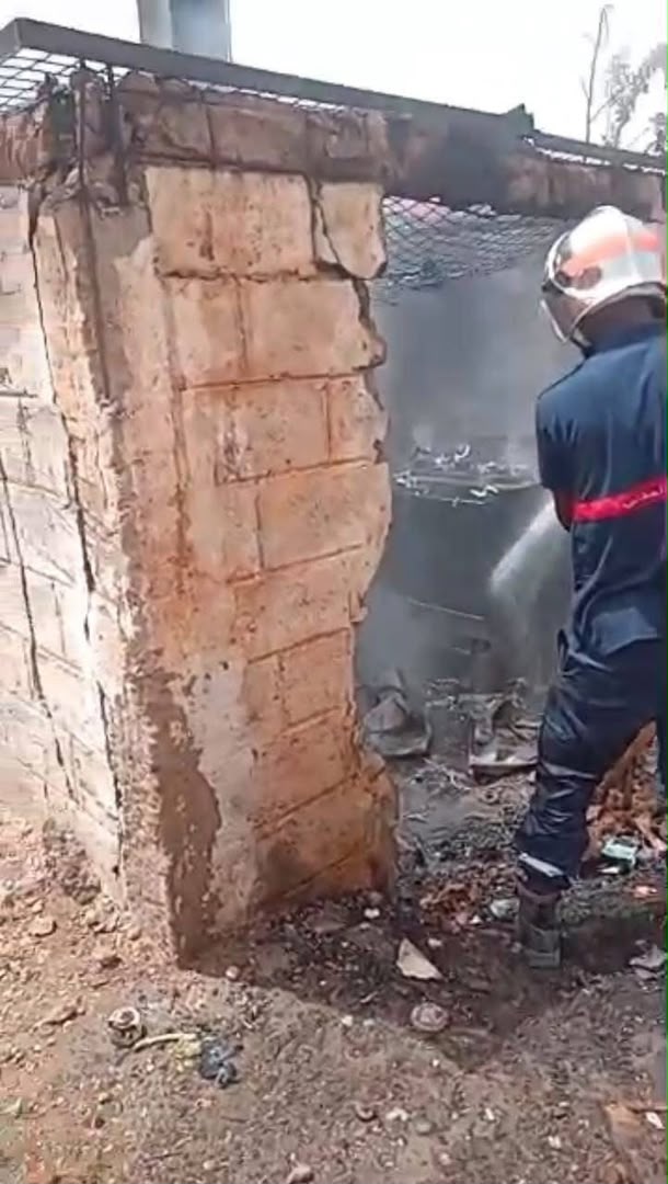 حريق بمحول كهربائي يقطع الكهرباء عن مقطع لحجار