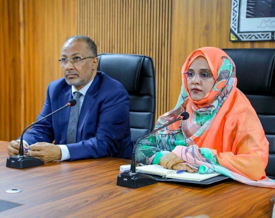بنت باباه تبحث تحسين تمويل المدرسين