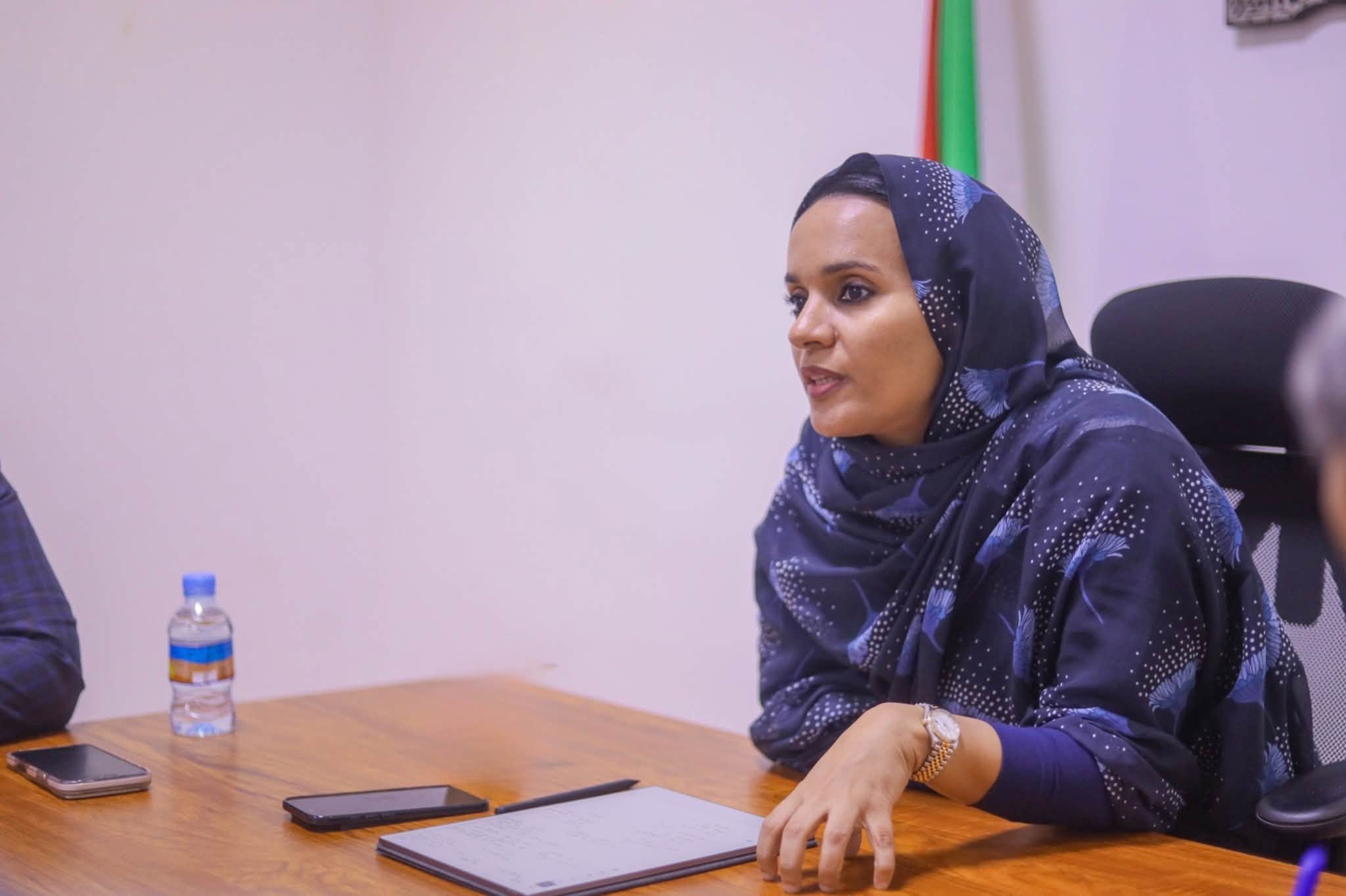 وزيرة المياه تتابع تنفيذ تعهدات الرئيس في آدرار وإنشيري