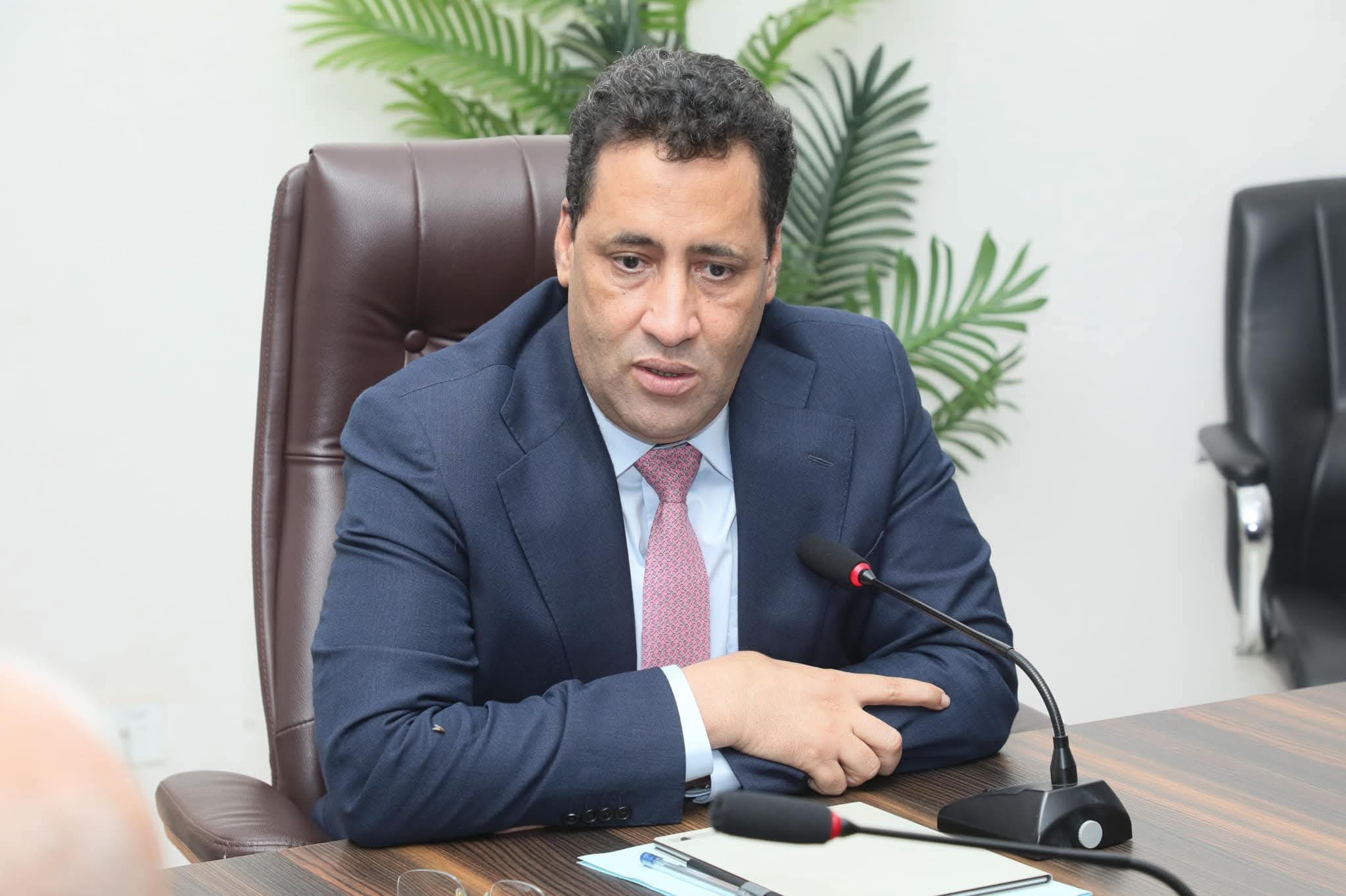 ولد اجاي يتعهد بمنع أي زيادة في أسعار المحروقات