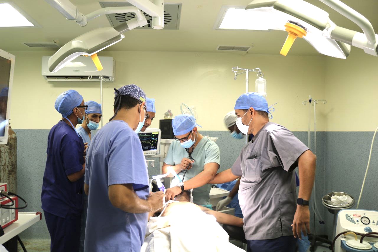 الجيش: فتح باب الاكتتاب أمام 5 أطباء عامين